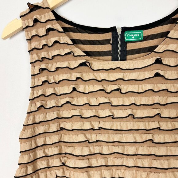 Y2K Tan & Black Tiered Ruffle Tank Top Boho Coquette Size Medium Women's - Picture 2 of 5